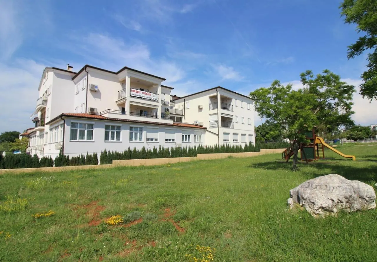 Modern Apartment Dolce Vita Пореч